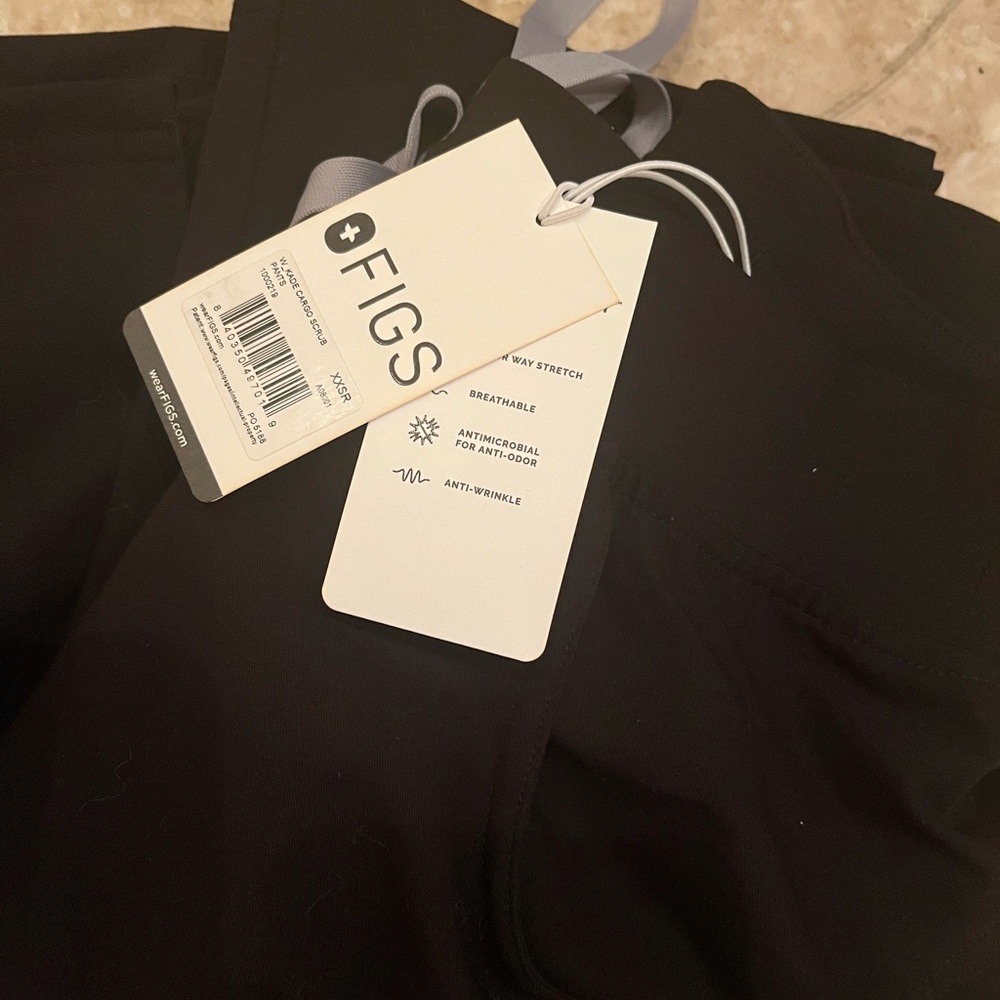 NWT Figs Kade Cargo Black Straight Leg Pants with Drawstring Waist - Picture 3 of 3